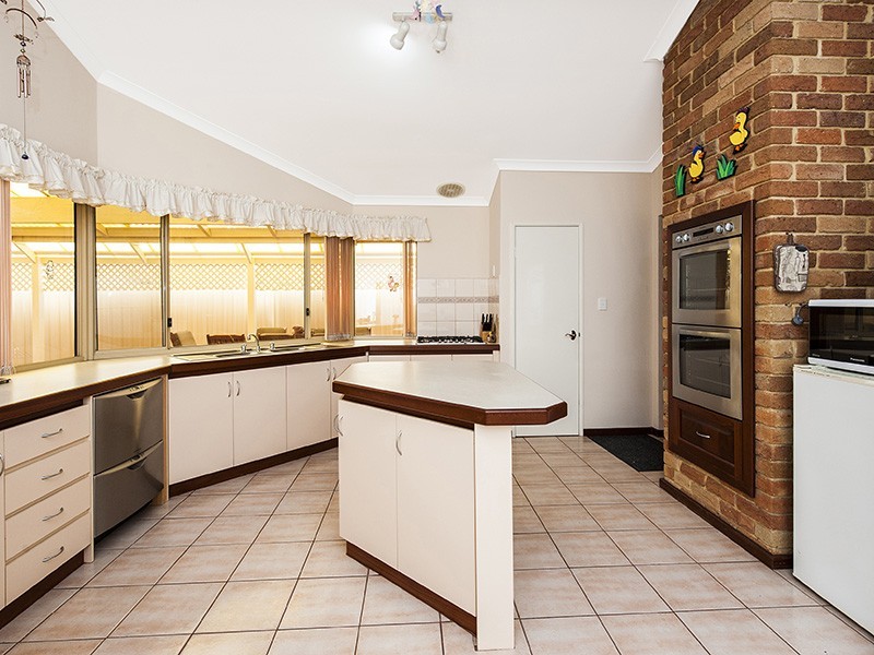 19 Cuvier Place, San Remo WA 6210