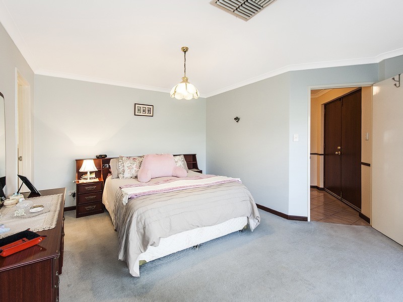 19 Cuvier Place, San Remo WA 6210