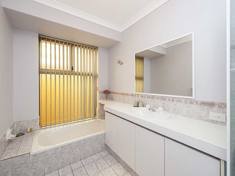 19 Cuvier Place, San Remo WA 6210