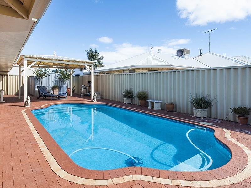 19 Cuvier Place, San Remo WA 6210