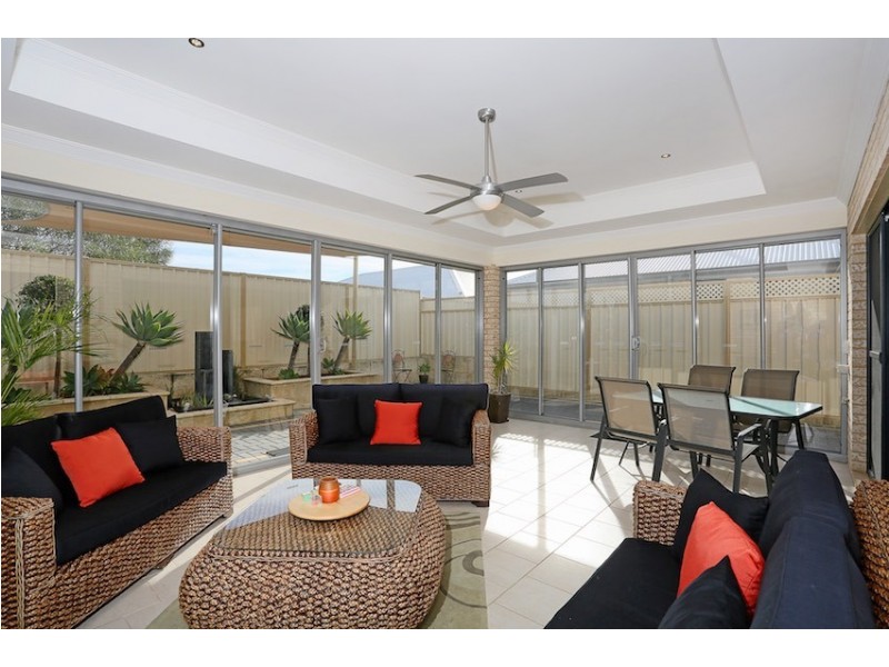 16 Shelduck Way, Dudley Park WA 6210