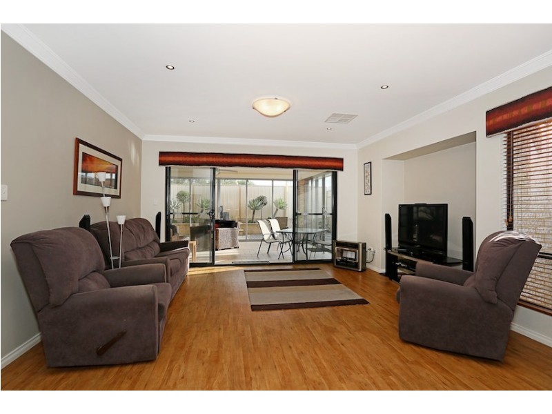 16 Shelduck Way, Dudley Park WA 6210