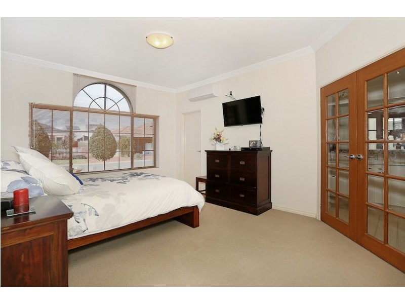 16 Shelduck Way, Dudley Park WA 6210