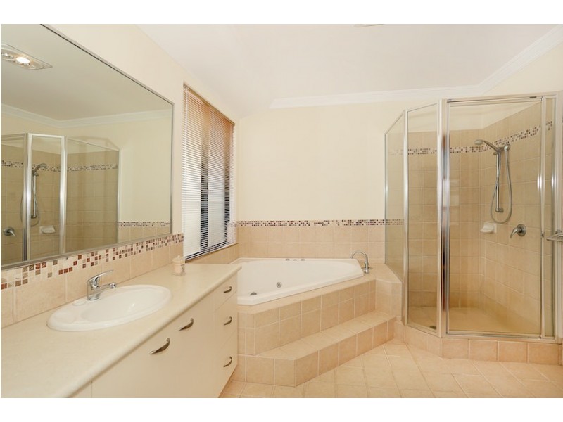 16 Shelduck Way, Dudley Park WA 6210