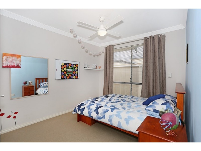 16 Shelduck Way, Dudley Park WA 6210