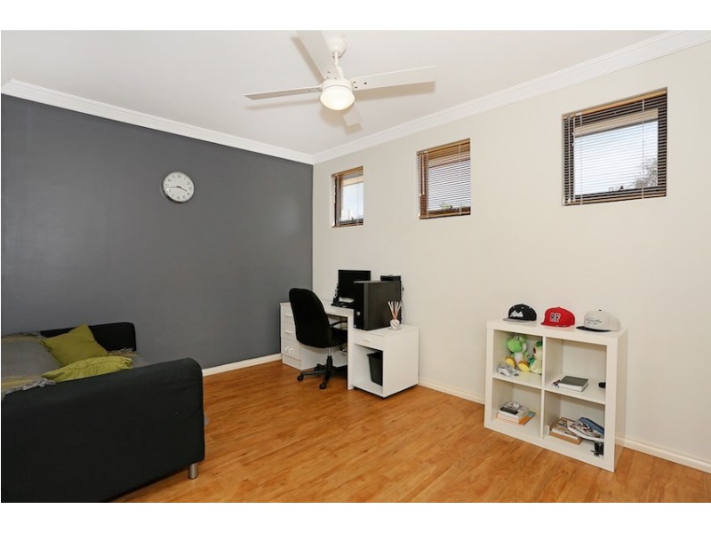 16 Shelduck Way, Dudley Park WA 6210