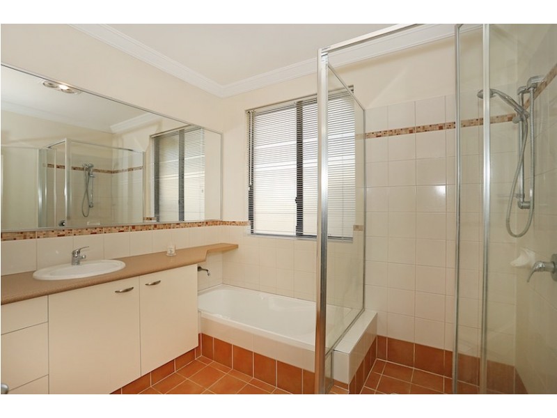 16 Shelduck Way, Dudley Park WA 6210