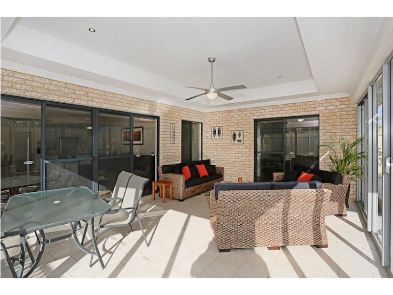 16 Shelduck Way, Dudley Park WA 6210