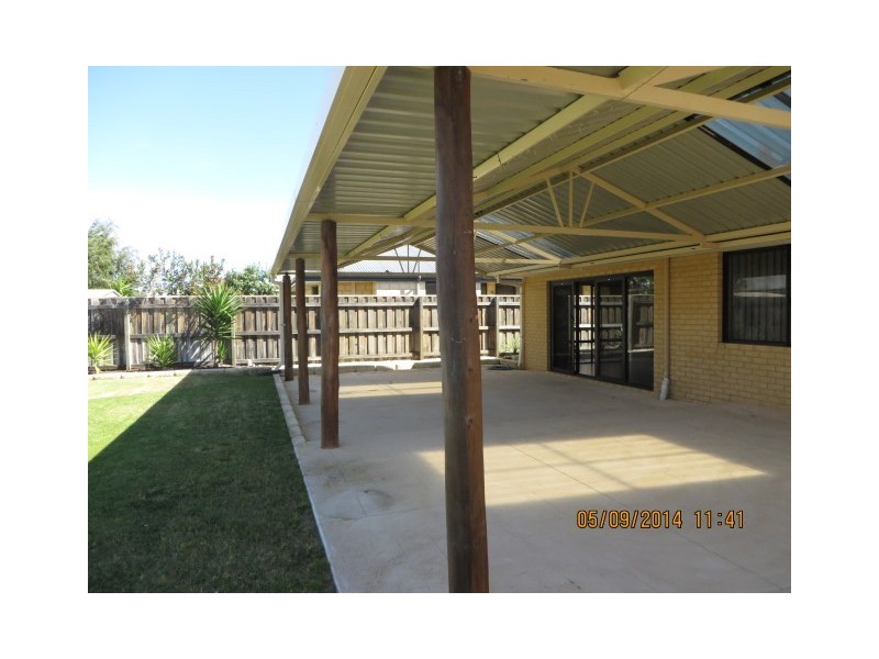 213 Peelwood Parade, Halls Head WA 6210