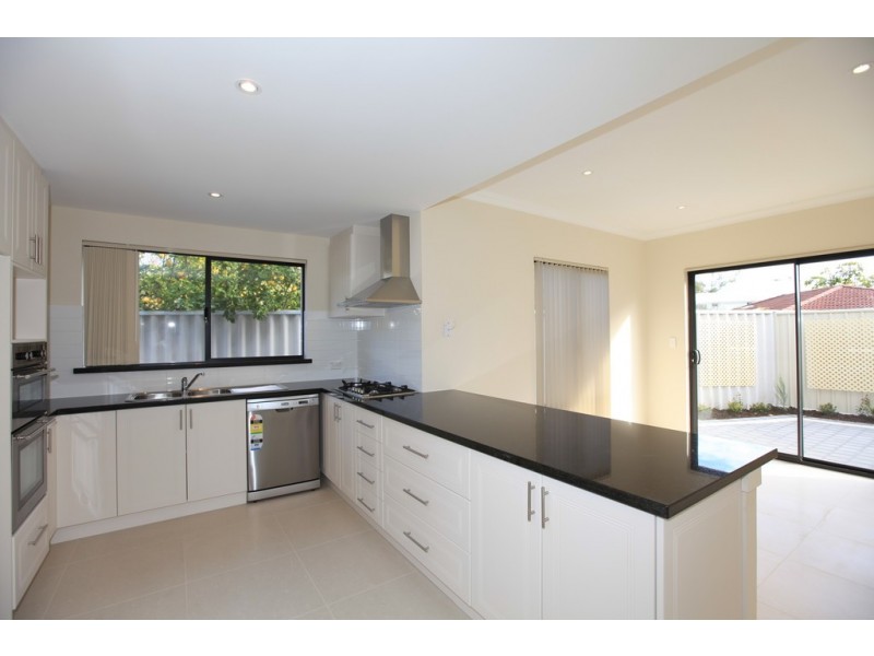 4/13 Clyde Place, Mandurah WA 6210