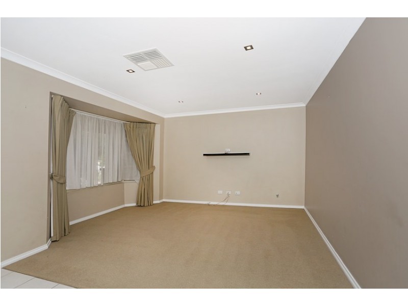 19 Willoughbridge Crescent, Erskine WA 6210