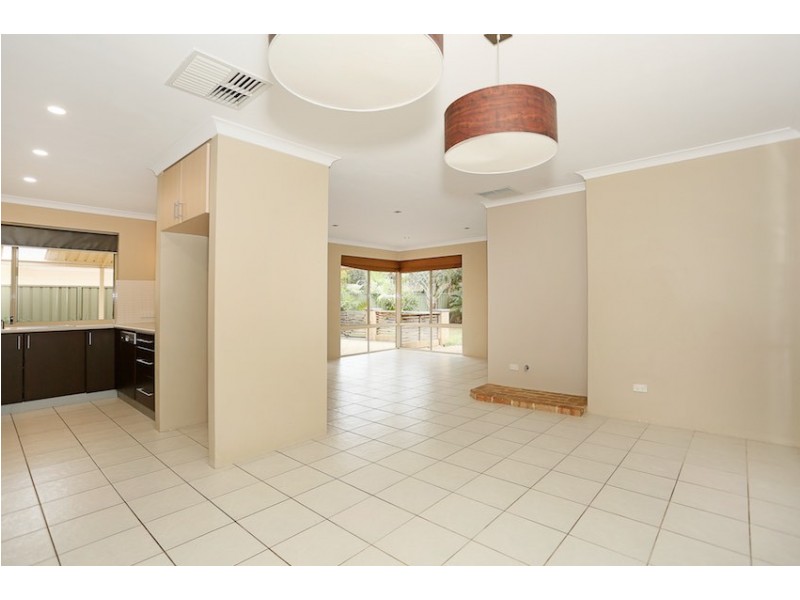 19 Willoughbridge Crescent, Erskine WA 6210