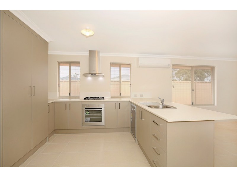 7 Kendale Way, Meadow Springs WA 6210