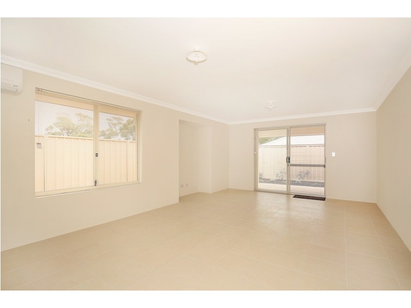 7 Kendale Way, Meadow Springs WA 6210