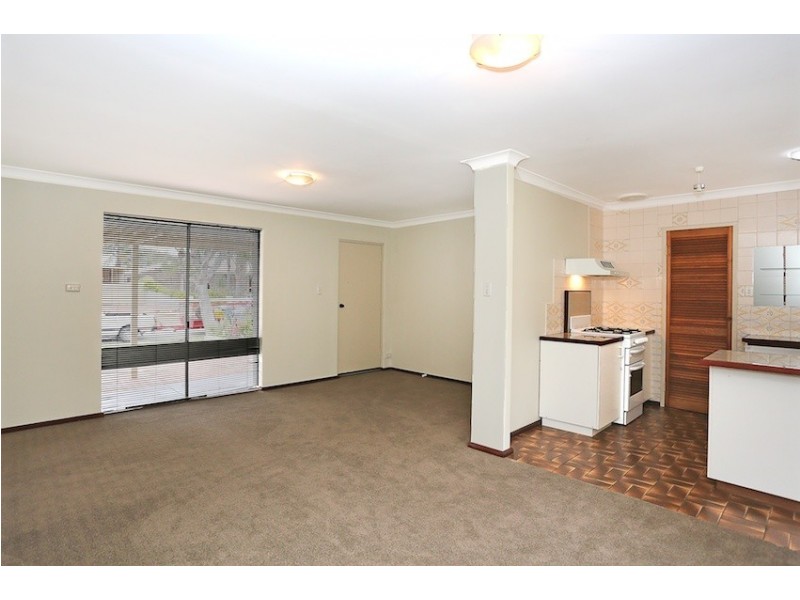 3 Sandalwood Parade, Halls Head WA 6210
