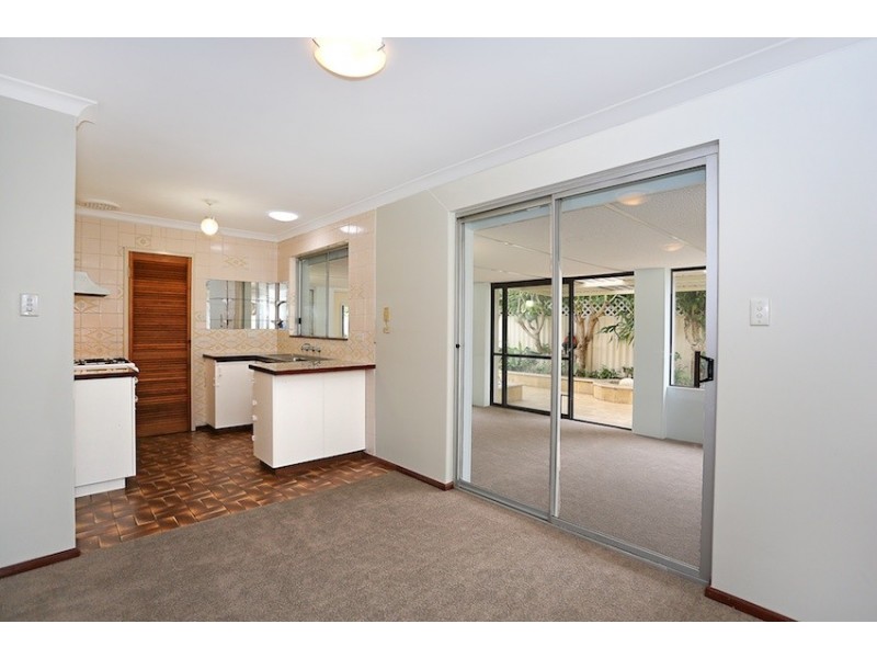 3 Sandalwood Parade, Halls Head WA 6210