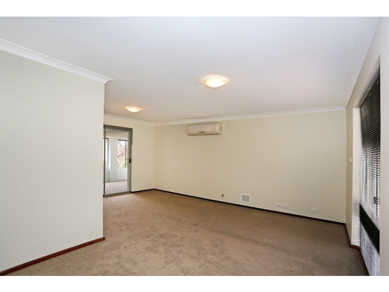 3 Sandalwood Parade, Halls Head WA 6210