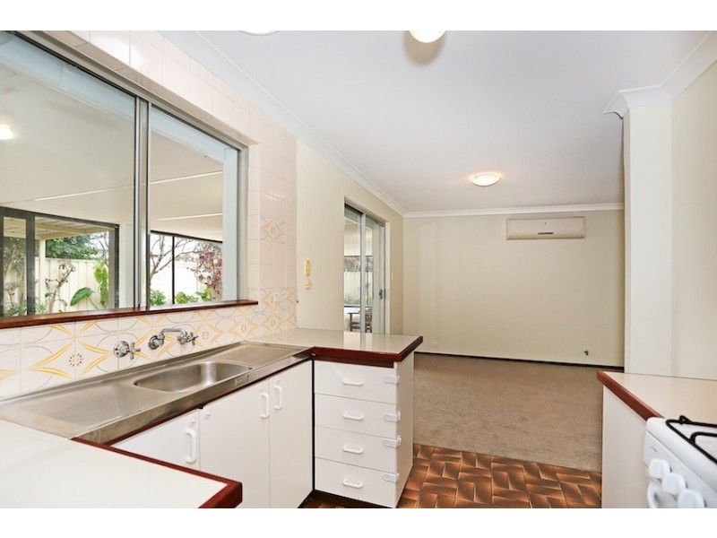 3 Sandalwood Parade, Halls Head WA 6210