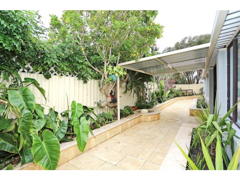 3 Sandalwood Parade, Halls Head WA 6210