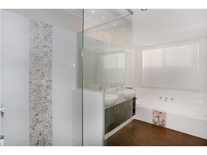 19 Glendale Street, Meadow Springs WA 6210