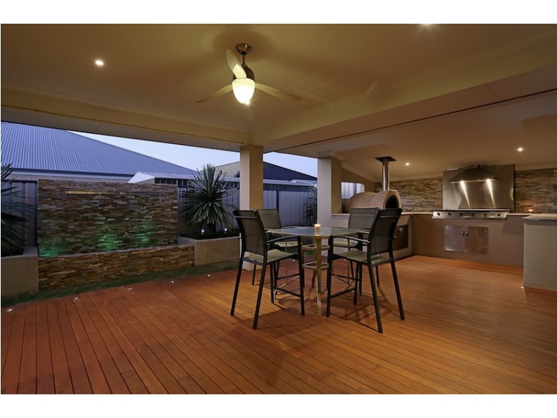 19 Glendale Street, Meadow Springs WA 6210