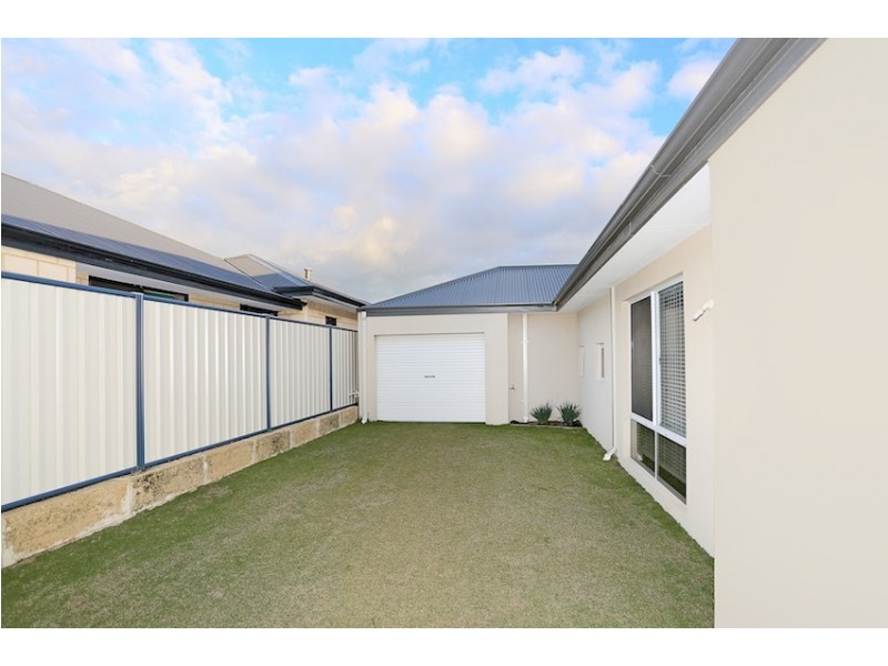 19 Glendale Street, Meadow Springs WA 6210