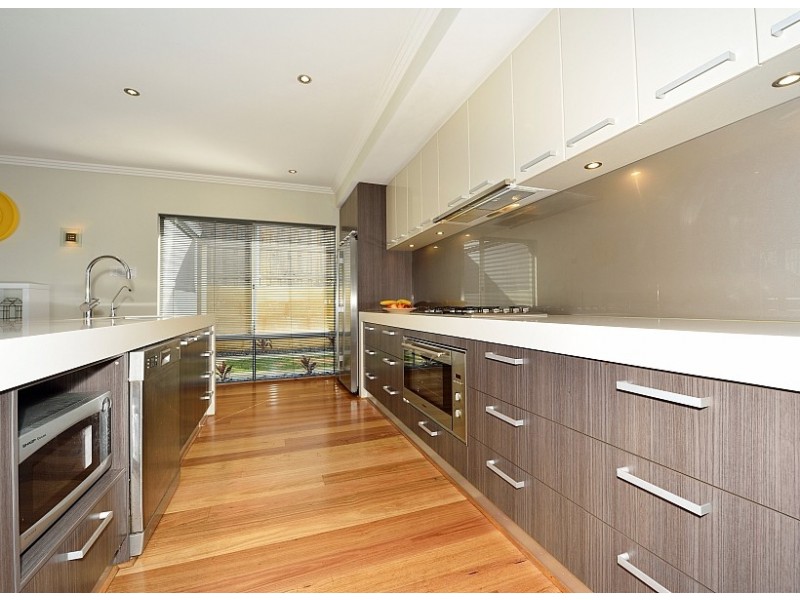 5 Acerosa Boulevard, Halls Head WA 6210