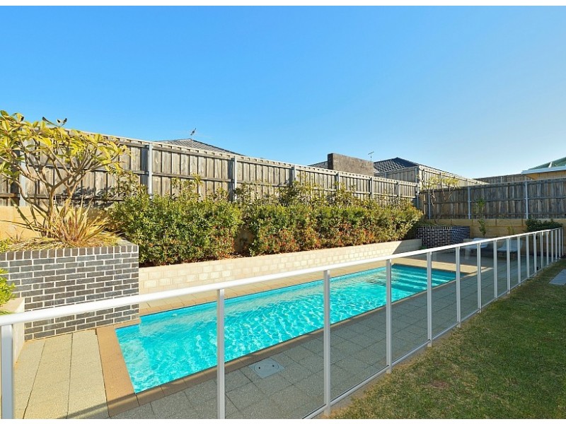 5 Acerosa Boulevard, Halls Head WA 6210