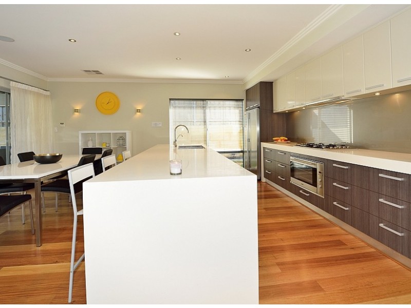 5 Acerosa Boulevard, Halls Head WA 6210