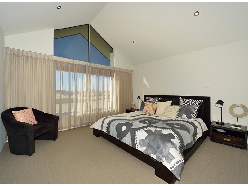 5 Acerosa Boulevard, Halls Head WA 6210