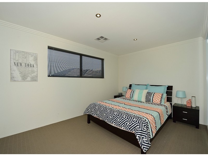 5 Acerosa Boulevard, Halls Head WA 6210