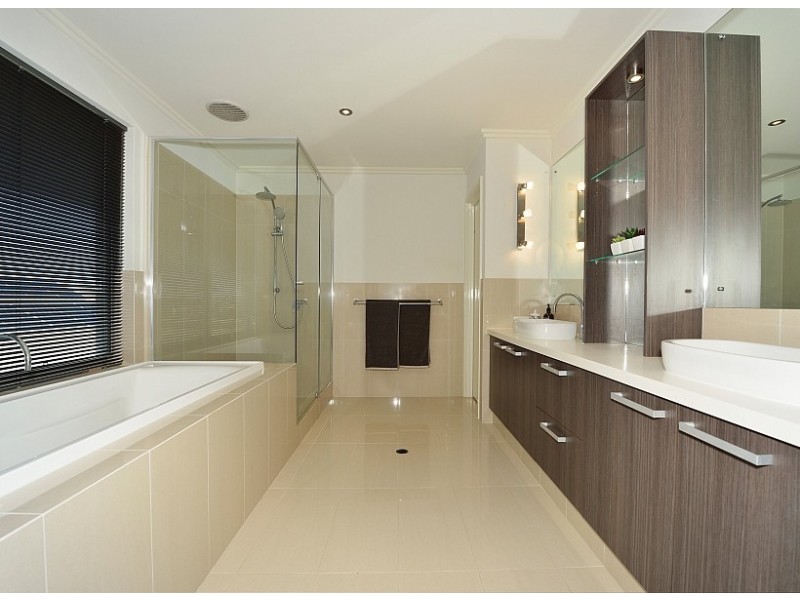 5 Acerosa Boulevard, Halls Head WA 6210