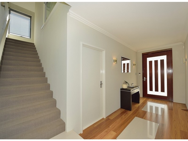 5 Acerosa Boulevard, Halls Head WA 6210