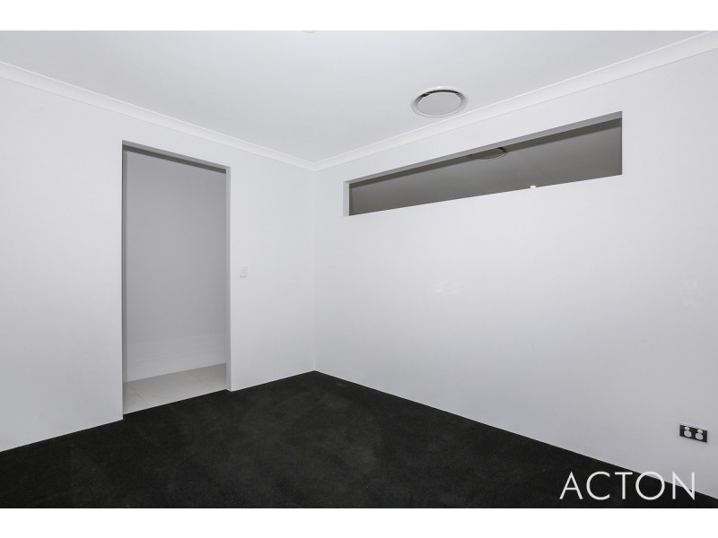 6 Jennerae Bend, Halls Head WA 6210