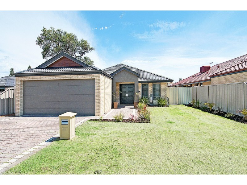 22 Wuralling Pass, Wannanup WA 6210