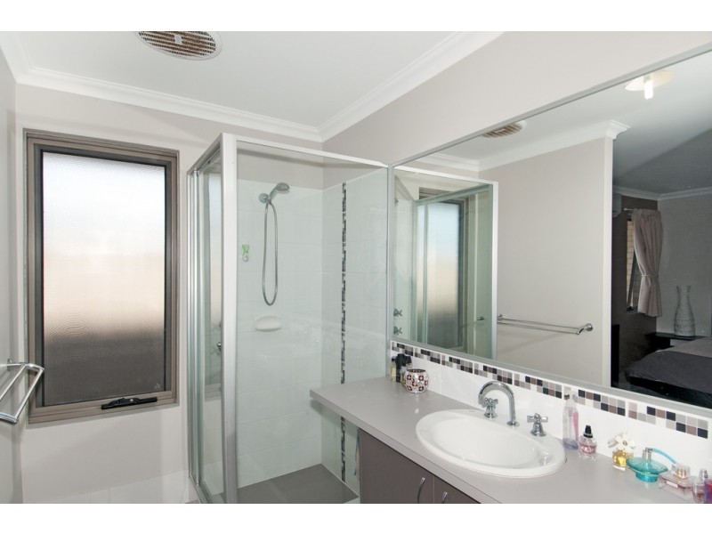 22 Wuralling Pass, Wannanup WA 6210