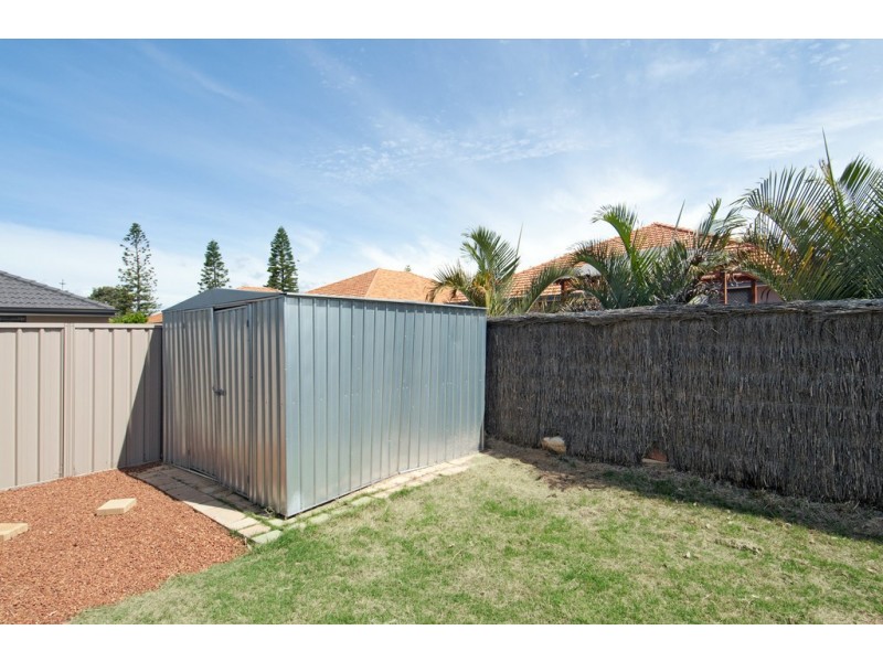 22 Wuralling Pass, Wannanup WA 6210