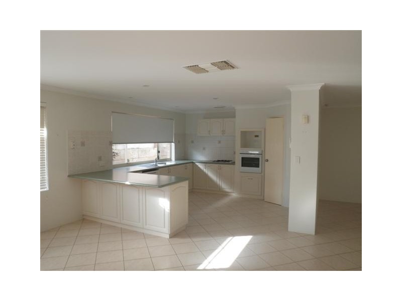 17 Northport Blvd, Wannanup WA 6210