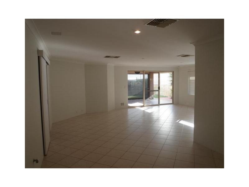 17 Northport Blvd, Wannanup WA 6210