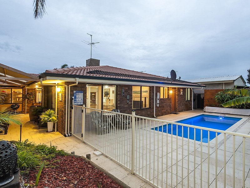 26 Hanson Way, Dudley Park WA 6210