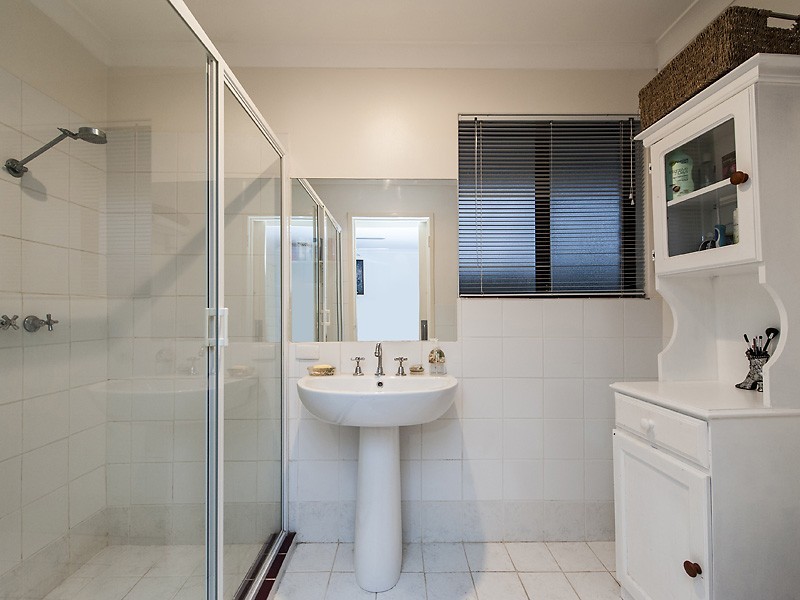 26 Hanson Way, Dudley Park WA 6210