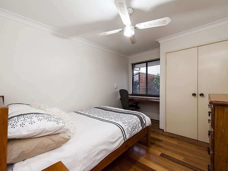 26 Hanson Way, Dudley Park WA 6210