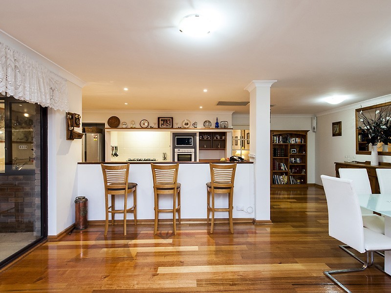 26 Hanson Way, Dudley Park WA 6210