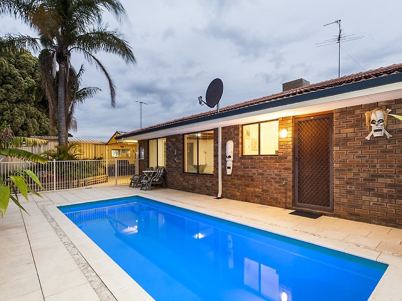26 Hanson Way, Dudley Park WA 6210