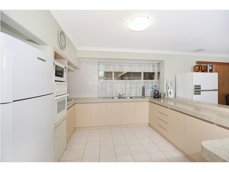 5 Calypso Road, Halls Head WA 6210