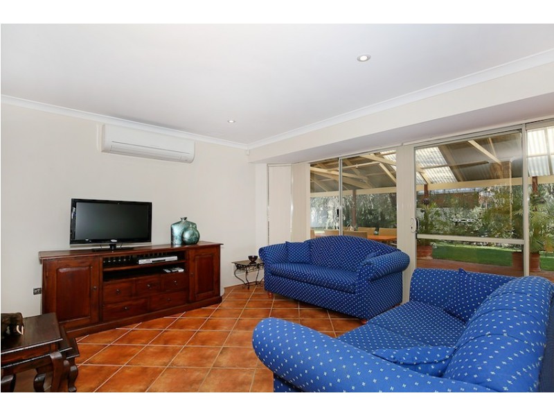 6 Pioneer Court, Bouvard WA 6211