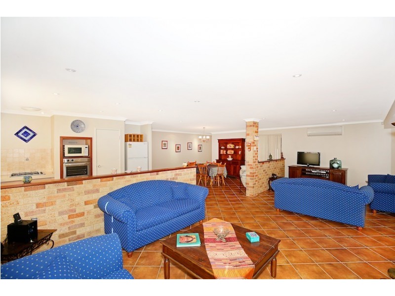 6 Pioneer Court, Bouvard WA 6211