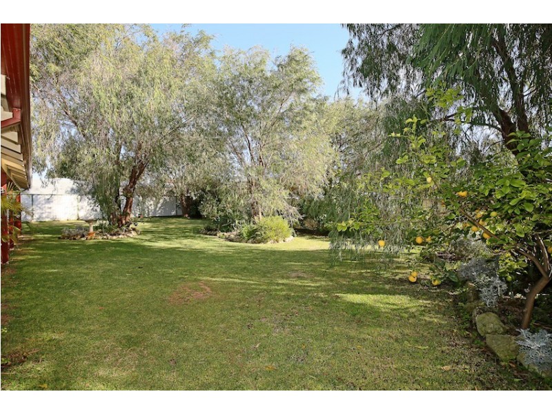 6 Pioneer Court, Bouvard WA 6211