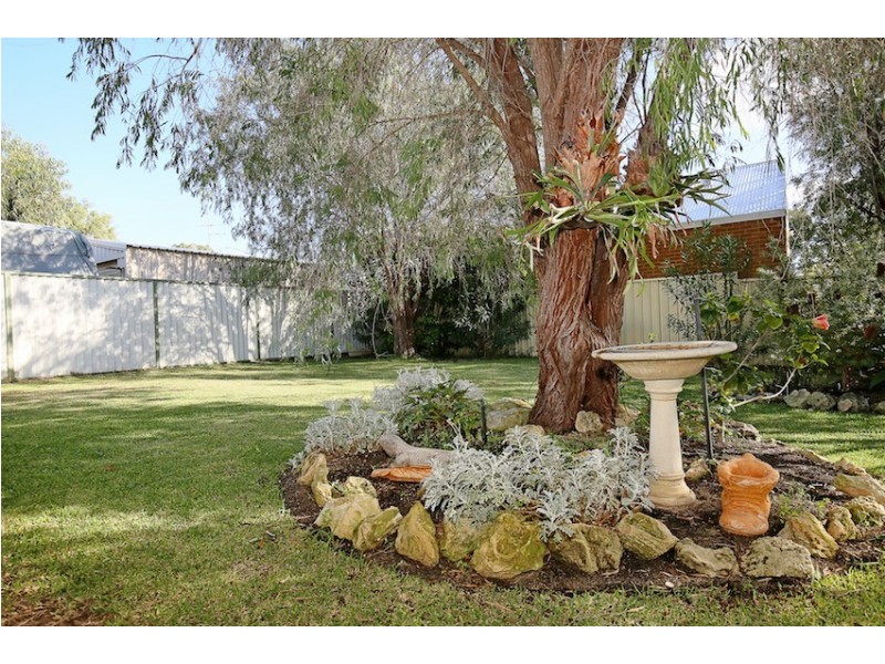 6 Pioneer Court, Bouvard WA 6211