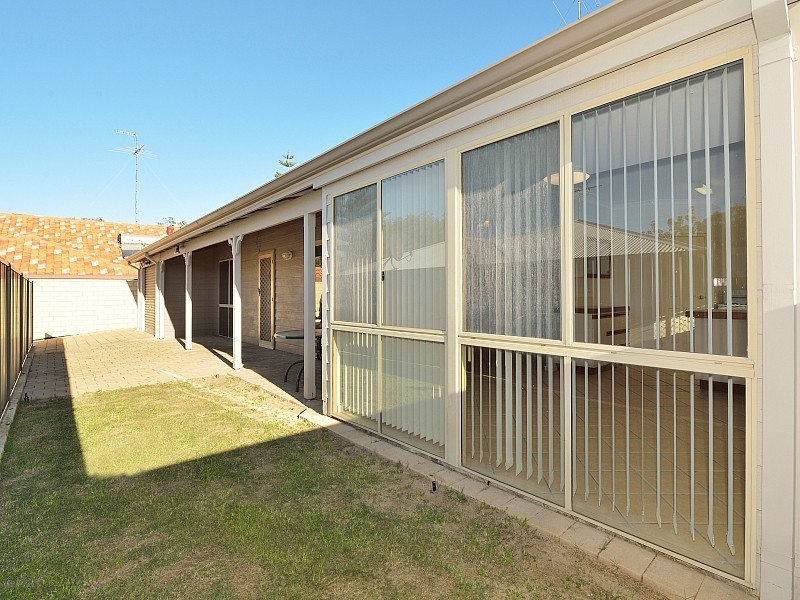 64A Janis Street, Halls Head WA 6210